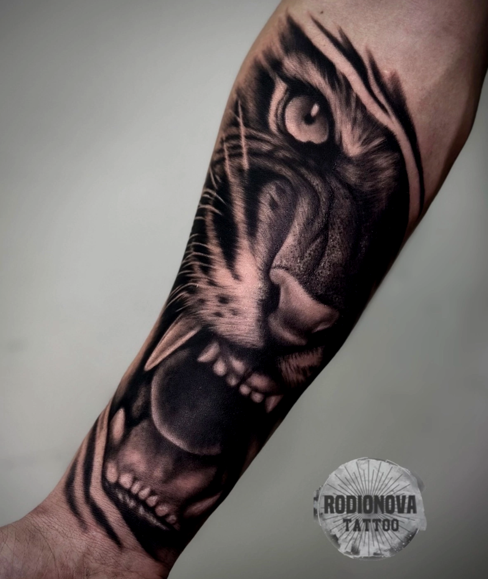 Unmistakable - Ambassadors and Artists - Rodionova Iuliia - Tattoo eines Tigerkopfes